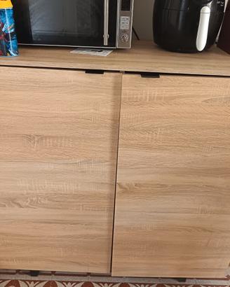 Mobile in legno in perfette condizioni