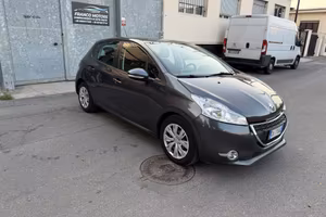 Peugeot 208 PureTech 82 5 porte Allure