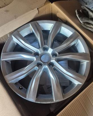 cerchi orignali vw da 18 pollici