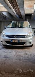 Auto pulita, aria condizionata funzionante, finest