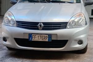 Auto pulita, aria condizionata funzionante, finest