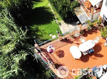 Casa indipendente di 150 m² con più di 5 locali a 