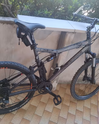 MTB Dechatlon 9.1 26 pollici biammortizzata