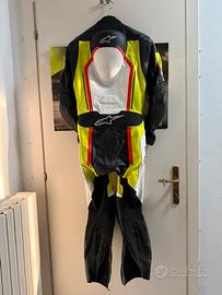 tuta stivali e guanti alpinestar e paraschiena