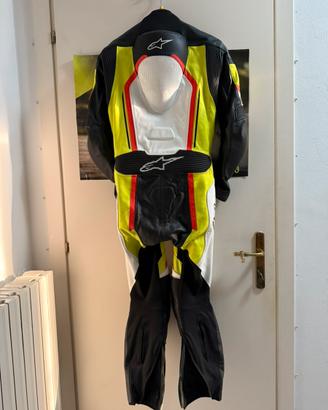 tuta stivali e guanti alpinestar e paraschiena