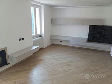 Soggiorno laccato color madreperla/antracite