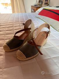 Scarpe aperte col tacco verde scuro