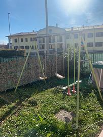 Altalena da giardino robusta e stabile