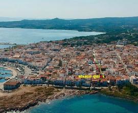 Esclusivo in disuso al mare.Esteso su due vie