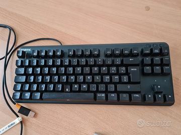 Fnatic MiniSTREAK PRO Gaming Esports