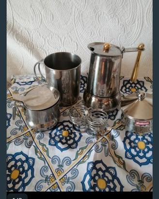 set in acciaio per  colazione 