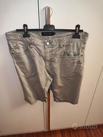 Bermuda J. Hart & Bros. taglia 50, con riparazioni