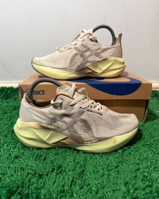 Le scarpe da ginnastica Asics Novablast 5
