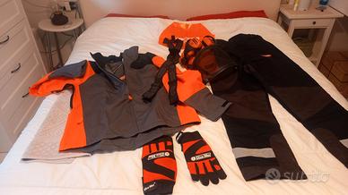 vestiario professionale per taglio alberi