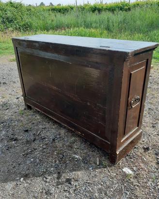 Cassapanca in legno dolce