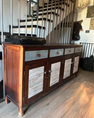 Credenza artigianale in legno massello