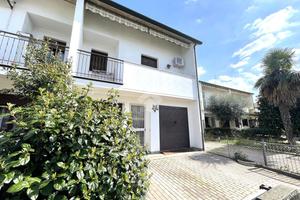 VILLA A SCHIERA A COTIGNOLA