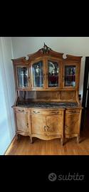 Credenza vetrina in legno con piano in marmo stile
