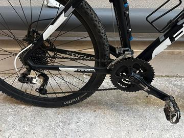 Bici Focus Black Raider