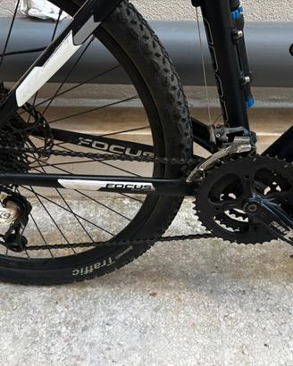 Bici Focus Black Raider