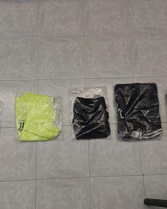 Abbigliamento sportivo uomo marca Adidas Juventus