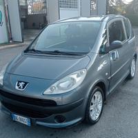 Peugeot 1007 1.4 Happy