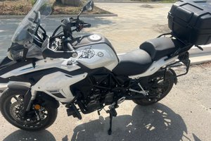 Moto benelli TRK 502