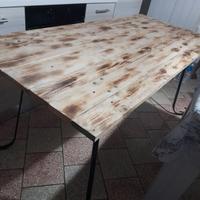 TAVOLO ARTIGIANALE IN LEGNO SUPERESISTENTE