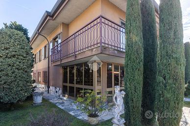 VILLA SINGOLA A DESIO