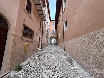 3 LOCALI A L'AQUILA