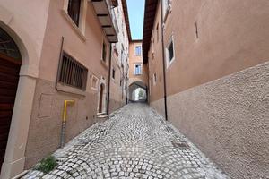 3 LOCALI A L'AQUILA