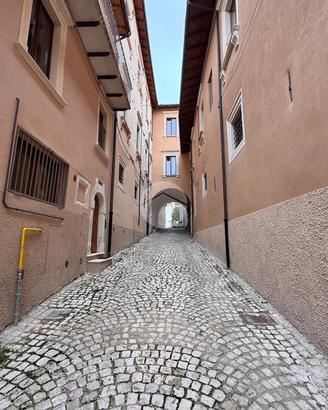 3 LOCALI A L'AQUILA