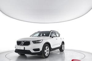 VOLVO XC40 T2 Momentum Core