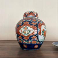 vaso in porcellana giapponese stile Imari.