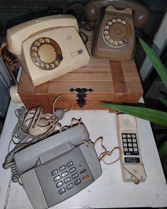 telefoni vintage in blocco € 40