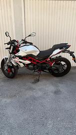 Moto Benelli BN125