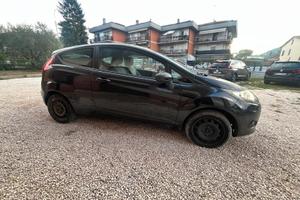Ford Fiesta 1.4 TDCi 68CV 3 porte Titanium