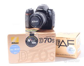 FOTOCAMERA DIGITALE RELFEX NIKON D70S+NIKON 35-70.