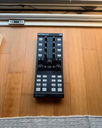 Traktor kontrol x1