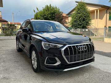 Audi Q3 SPB 35 TDI S tronic line edition - INTERNI