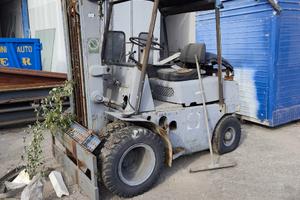 Carrello elevatore muletto om 30 qli