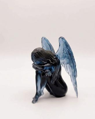 Statua Angelo – Eleganza, Emozione e Mistero