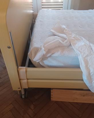 Letto elettrico per persone con difficoltà motorie