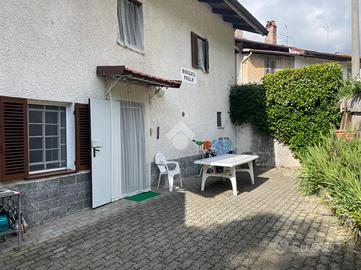 CASA SEMINDIPENDENTE A VEGLIO