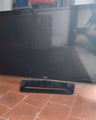 TV LG 37 pollici LED Full HD con telecomando
