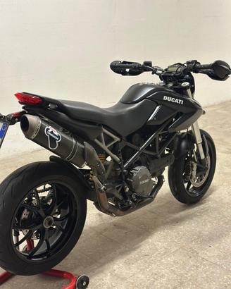 Ducati Hypermotard 796