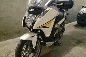 Honda integra 700 ABS anno 2012