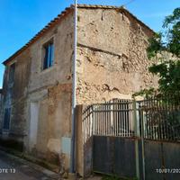 Fabbricato indipendente da ristrutturare