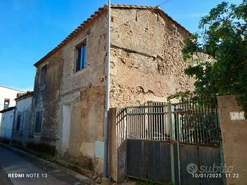 Fabbricato indipendente da ristrutturare