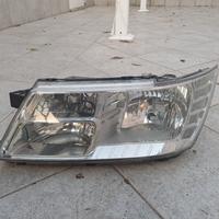 Faro anteriore sx Fiat Freemont 